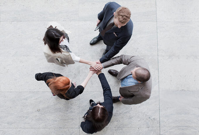 Eine Unternehmensstiftung ermöglicht es Unternehmerinnen und Unternehmern, ihr Lebenswerk langfristig zu sichern. (Foto: iStock/Branimir76)