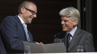 Zempelin-Stiftung stiftet Forschungspreis Transformative Wissenschaft: Uwe Schneidewind (Wuppertal Institut) (li.) und Andreas Barner (Stifterverband) (Foto: Andreas Fischer/Wuppertal Institut)