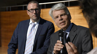 Zempelin-Stiftung stiftet Forschungspreis Transformative Wissenschaft: Uwe Schneidewind (Wuppertal Institut) (li.) und Andreas Barner (Stifterverband) (Foto: Andreas Fischer/Wuppertal Institut)