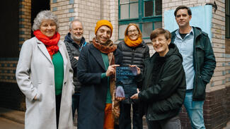  Die Initiatorinnen und Initiatoren der Webdokumentation "Gegen uns" (Foto: David Frank für Power for Democracy, eine Initiative der Philip Morris GmbH)