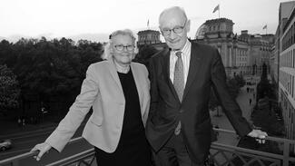 Helga und Edzard Reuter im Jahr 2023 (Foto: Elke A. Jung-Wolff)