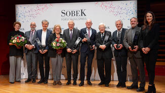 Verleihung der Sobek-Preise 2024 (Foto: AMSEL e.V./Frank Eppler) Verleihung der Sobek-Preise 2024 (Foto: AMSEL e.V./Frank Eppler)