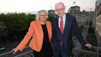 Helga und Edzard Reuter (Foto: Elke A. Jung-Wolff)