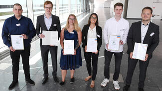 Preisträger und Stipendiaten 2022 (Foto: Pressefoto Kraufmann&Kraufmann)